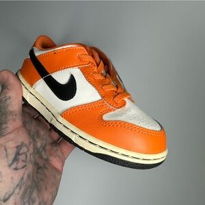 Little kids Nike dunk low